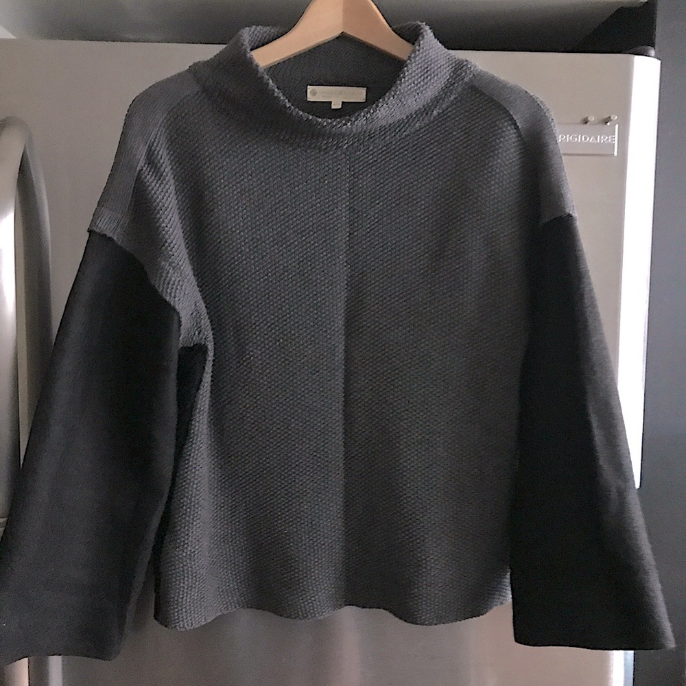 ✨HOST PICK✨Indigenous Sweater black/grey XS organic